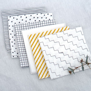 유트러스 블랙라인 손수건